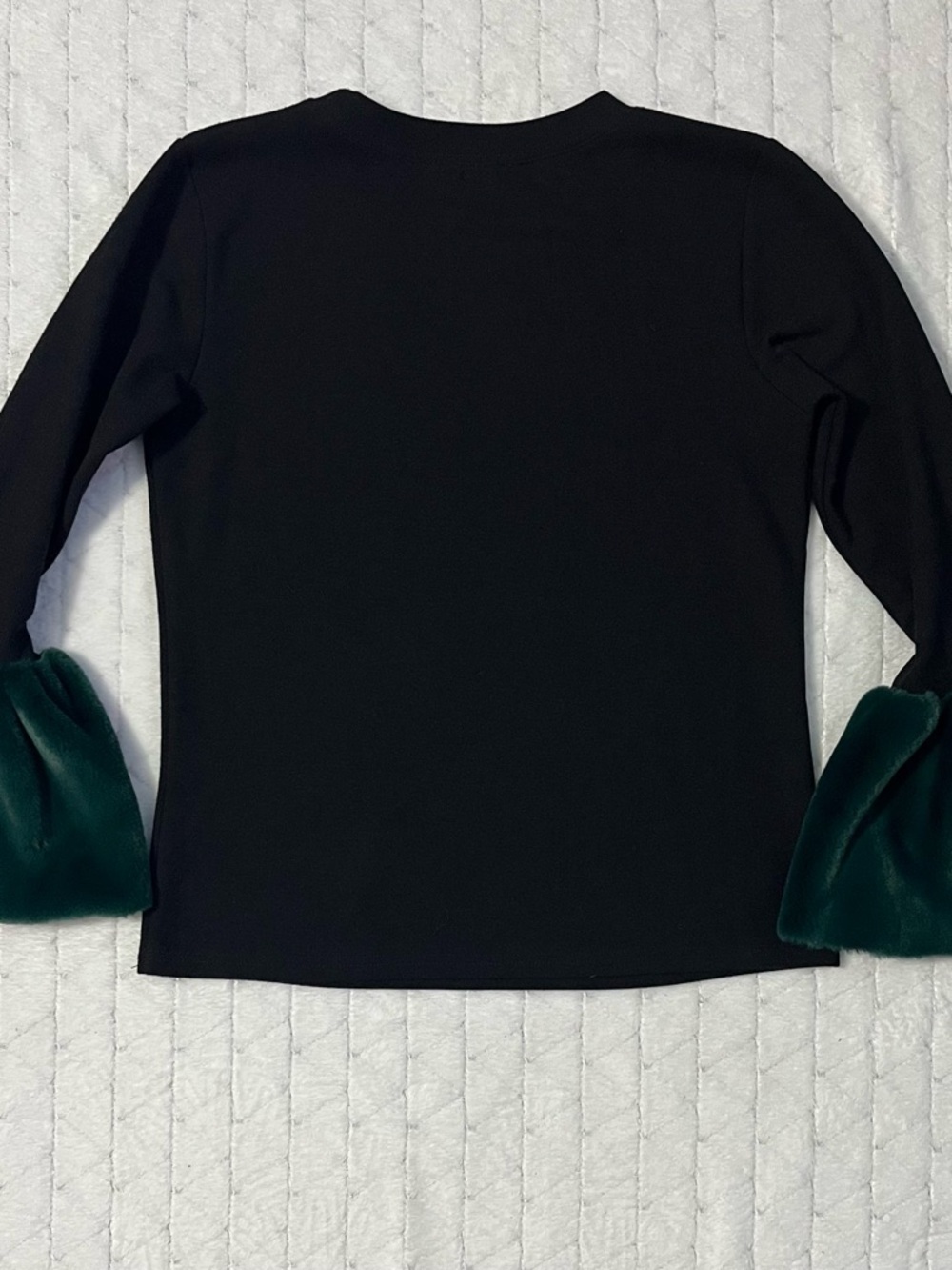 H Squared BEULAH Black Crew Neck Top with Emerald Velvet Bell Sleeves Sz M - Picture 2 of 8